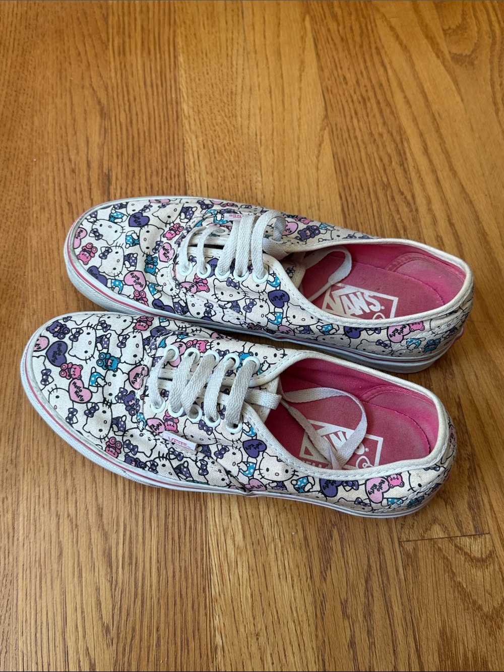 Rare Vans Hello Kitty Lo Pro Sneakers Unisex Women’s US 8.5 Men’s US 7